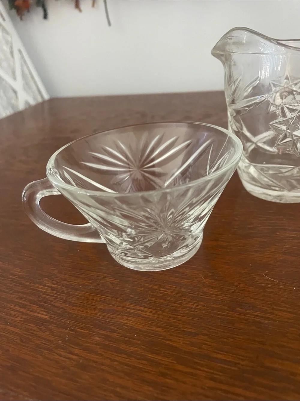 Vintage anchor hocking creamer and cups